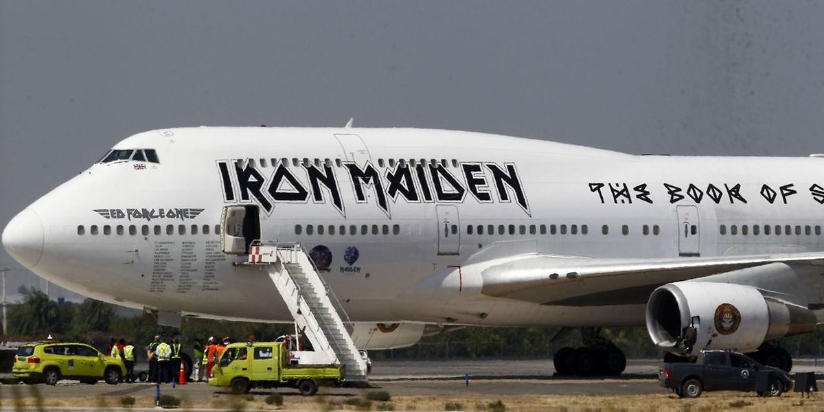 Panne Mit Privatjet Iron Maiden Jumbo Schwer Beschadigt