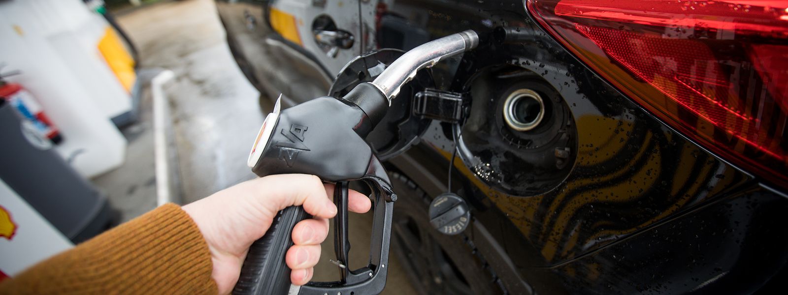 Preço do gasóleo já registou nove aumentos desde o início deste ano. Imposto sobre o CO2 não tem impacto na indexação dos salários, lamenta a ULC.