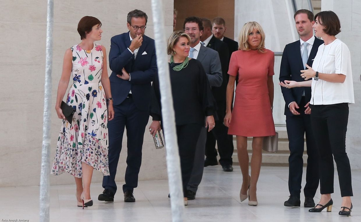 Programme culturel pour les conjoints à Neimënster puis au MUDAM en compagnie de la grande-duchesse Maria Teresa