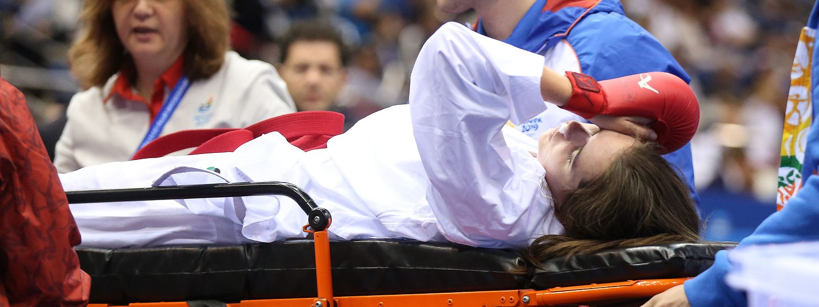 Jenny Warling hatte das Bewusstsein verloren.