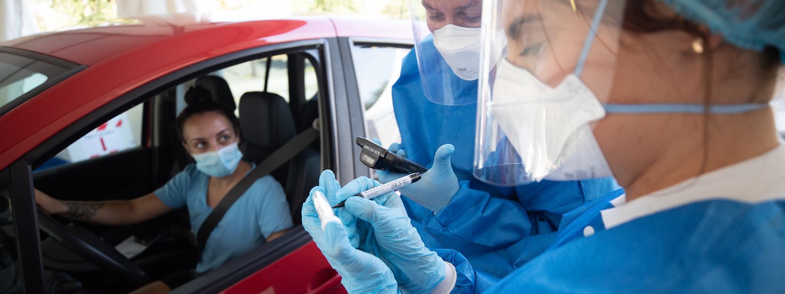 Das Virus bleibt der Bevölkerung noch eine Weile erhalten - die Covid-Gesetze bis Ende des Jahres auch.