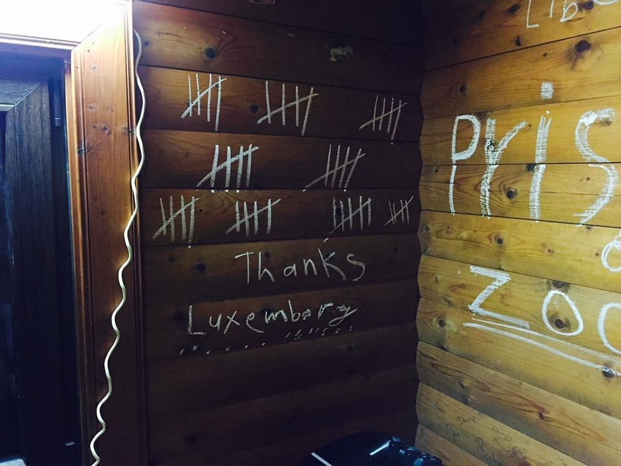 Wie im Gefängnis zählen einige Flüchtlinge die Tage, bis sie ihr Chalet in Bourscheid verlassen können.