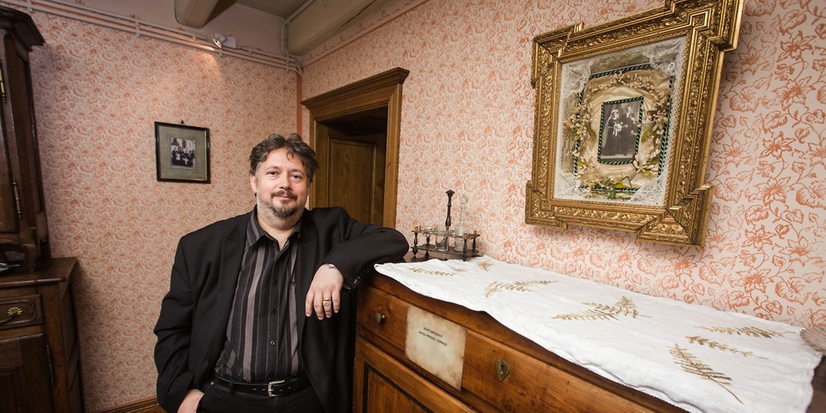 „Wenn der bei der Geburt einer Tochter gesetzte Myrtestrauch erstmals blühte, wusste die Familie 'Das Mädchen ist bereit für den Bund fürs Leben!'“, erklärt Museumsdirektor Percy Lallemang.