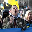12.02.2022, Ukraine, Kiev: Menschen protestieren gegen die russische Aggression während des Marsches für die Ukraine.  Russia will be in der Krise um die Ukraine weiter mit den USA und der NATO über Sicherheitsgarantien für Moskau verhandeln.  Photo: -/Ukrinform/dpa +++ dpa-Bildfunk +++
