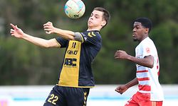 Kempes Tekiela (Niederkorn - 22) - Bruno Freire (Fola - 12) / Fussball BGL Ligue Luxemburg, 21. Spieltag Saison 2020-2021 / 11.04.2021 / FC Progrès Niederkorn - CS Fola Esch / Stade Jos Haupert Niederkorn / Foto: Yann Hellers