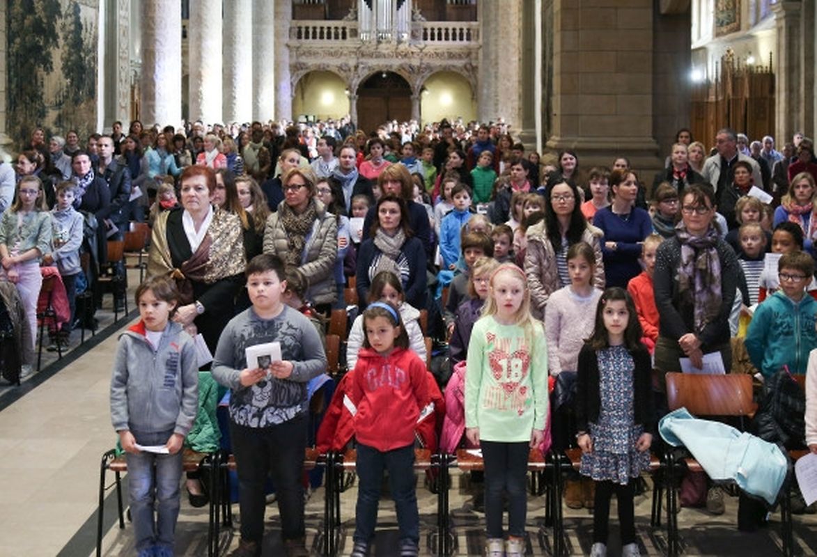 Messe pour les écoles de Ste Sophie.
