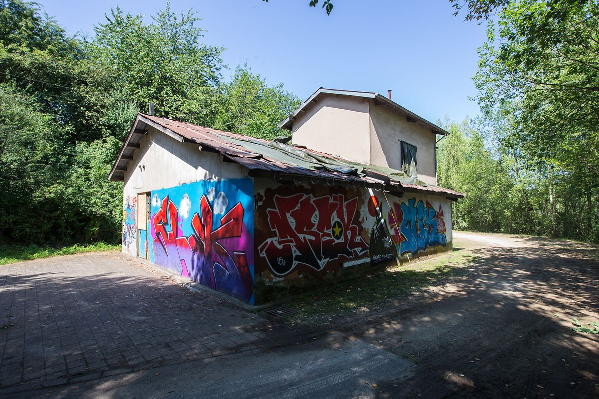 En juillet 2015, des traces d'ADN du nourrisson disparu Bianka B. sont retrouvées dans les ruines d'une cabine de pompage de l'Arbed, près de l'étang entre Pétange et Linger.