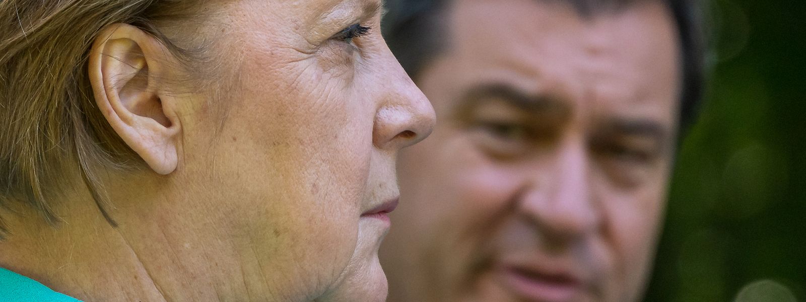 Während die drei Kandidaten für den CDU-Vorsitz sich gegenseitig bekriegen, könnte Bayerns Ministerpräsident und CSU-Parteichef Markus Söder als lachender Vierter hervorgehen und Angela Merkel im Kanzleramt beerben.