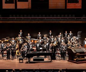 Luxembourg Wind Orchestra - LWO - "Hope" - Luxembourg - Ville - Philharmonie - 12/03/2022 - photo: claude piscitelliLuxembourg Wind Orchestra - LWO - "Hope" - Luxembourg - Ville - Philharmonie - 12/03/2022 - photo: claude piscitelli
Luxembourg Wind Orchestra
Philippe Noesen direction
Zala Kravos piano
Maurice Clement orgue