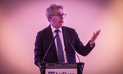 Gramegna accueille bitFlyer à la LHoFT,Pierre Gramegna,Yuzo Kano-San.Foto:Gerry Huberty