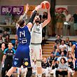 Frank Muller (T71 r.) gegen Alex Rodenbourg (Basket Esch l.) / Basketball, Total League Maenner, Erstes Finale, T71 - Basket Esch / 15.06.2021 / Duedelingen / Foto: Christian Kemp