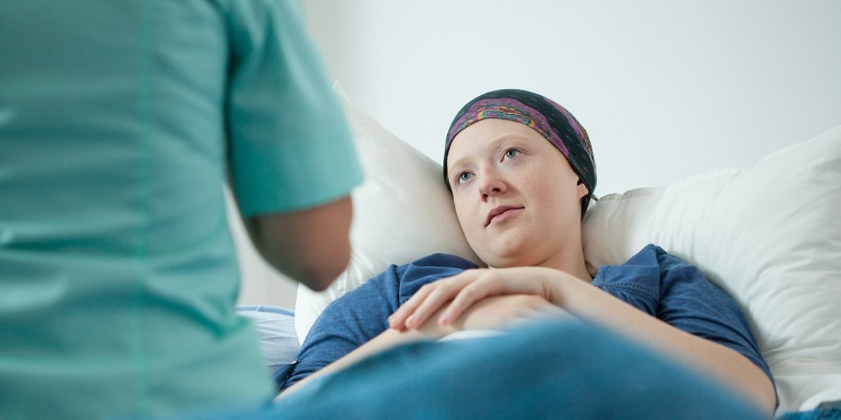 Le cancer du sein est le premier à atteindre les femmes.