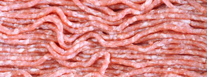 Mit gefrorenen und aufgetauten Fleischwaren muss der Verbraucher gewisse Hygienemaßnahmen beachten.