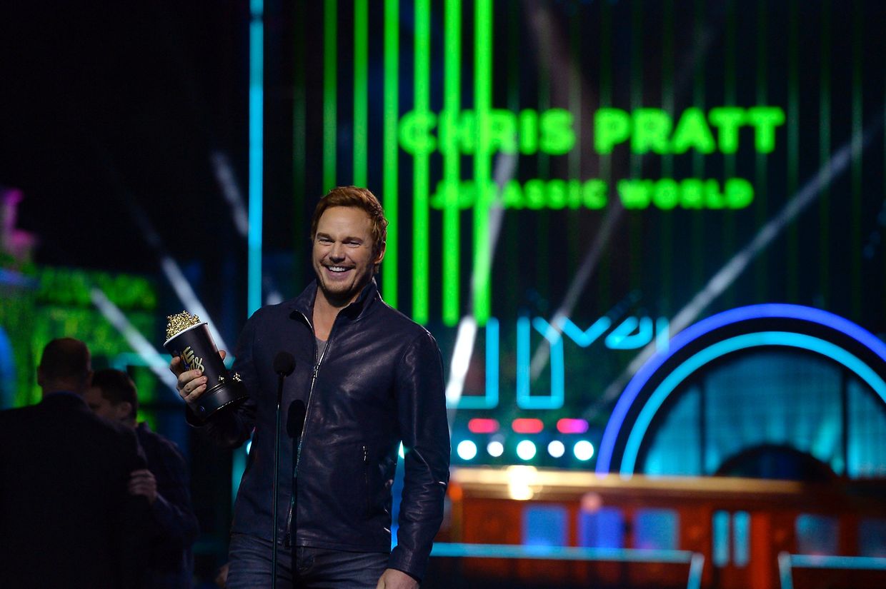 Chris Pratt bekommt den Award für die beste Action Performance in "Jurassic World". 