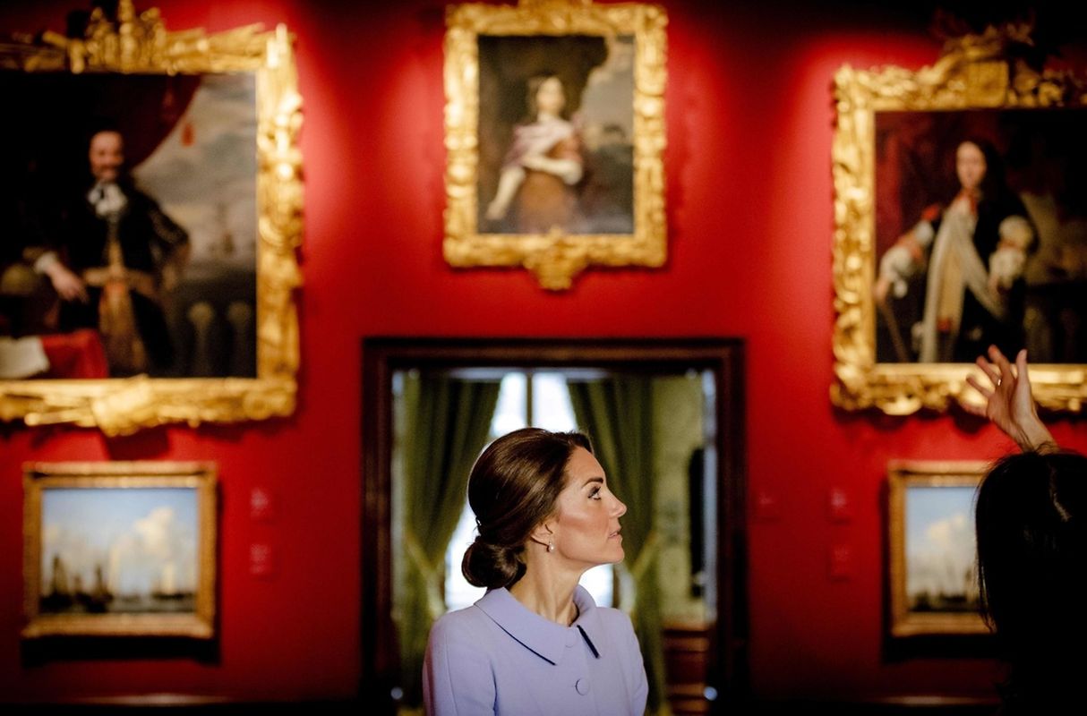 Die Duchess of Cambridge im Mauritshuis Museum im Stadtzentrum von Den Haag. 