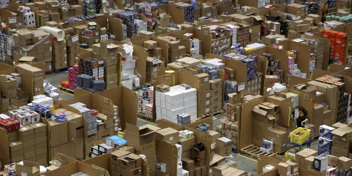 Die Masse an Waren wie am amerikanischen "Black Friday" wird in Luxemburg nicht erreicht. Aber die Post liefert allein im Dezember 370.000 Pakete aus.