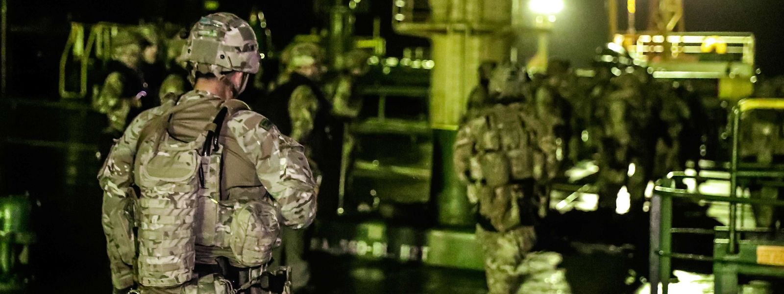 Britische Soldaten an Bord eines iranischen Öltankers vor Gibraltar: Das Schiff war am Donnerstag beschlagnahmt worden. Die Festsetzung sorgte für zusätzliche Spannungen mit dem Iran.