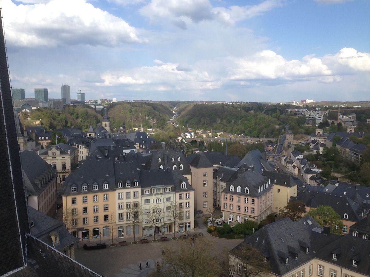 Es geht weiter hoch durch den Dachstuhl des neuen Teils der Kathedrale, eine Wendeltreppe empor in schwindelerregende Höhe, von wo aus man eine Aussicht über die ganze Stadt hat. 