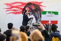 Manifestação em Berlim contra a repressão das autoridades iranianas aos protestos no Irão contra a violação dos direitos das mulheres.