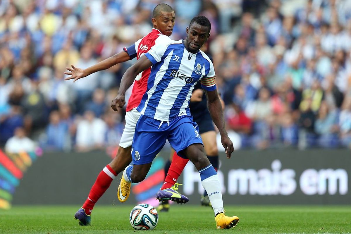 Jackson Martinez e o FC Porto venceram o Braga com grande dificuldade