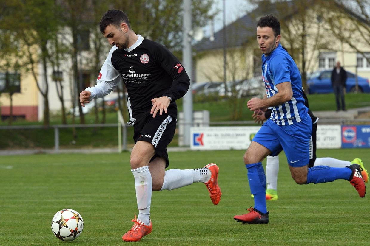 Micael Silva Carvalho prend le meilleur sur Elvedin Skrijelj. 