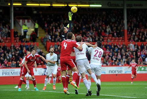 Premier tour de l'Europa League: Le Fola tient tête à Aberdeen puis s'effondre en fin de match