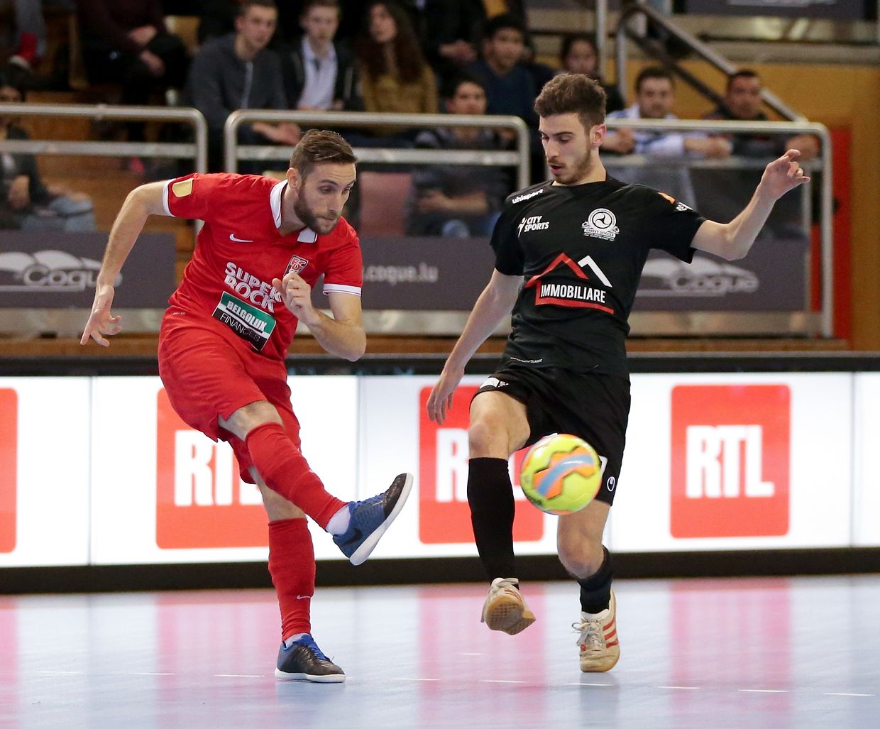 
Numa final electrizante, a ALSS/ FC Münsbach foi a mais feliz e conquistou a taça do Luxemburgo em futsal que na época passada lhe fugiu