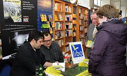 Eric Hamus (l.) und Steve Remesch während einer Signierstunde in der Libo.