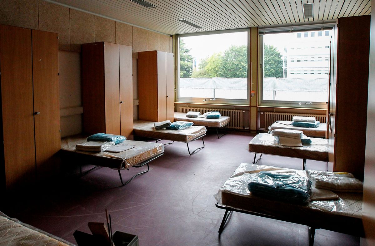 Beds in an asylum seeker shelter in Strassen Photo: Guy Jallay