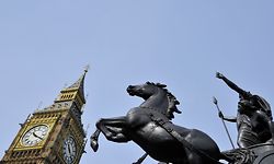 Ein "hung parliament" ist die Folge der vorgezogenen Unterhauswahl. Jetzt heißt es Mehrheiten organisieren - oder zurücktreten. 