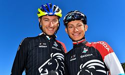 Ein Bild von der WM 2018 in Innsbruck: Die Brüder Tom (links) und Luc Wirtgen lächeln in die Kamera.