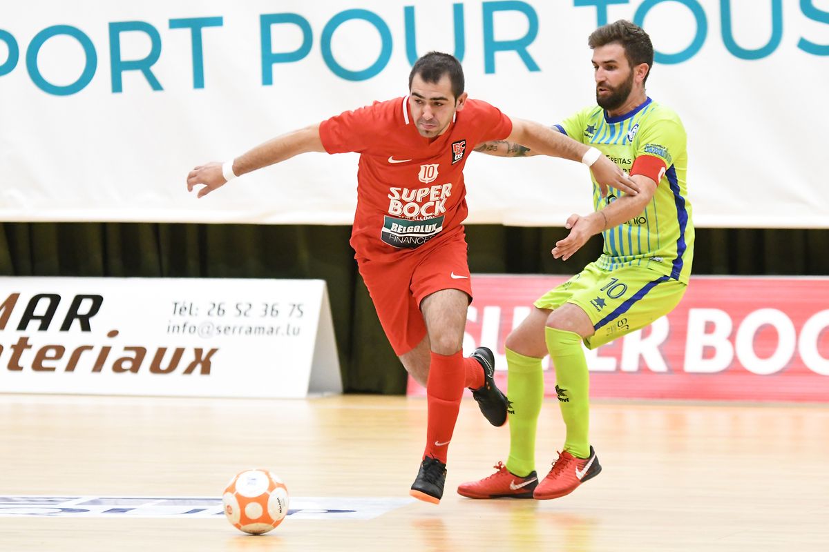 Il n'y a pas eu photo entre le FC Differdange o3 de José Vieira (en rouge) et l'US Esch de Diogo Pereira. Verdict final: 11-3.