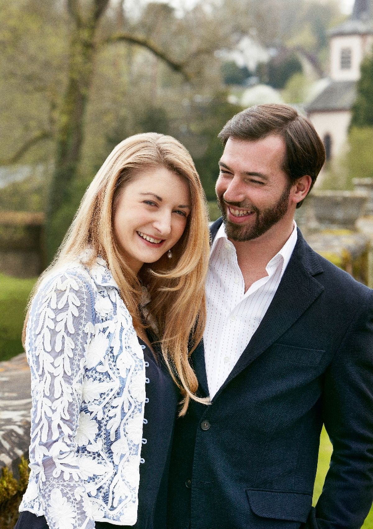 Les Premieres Photos Officielles Du Jeune Couple