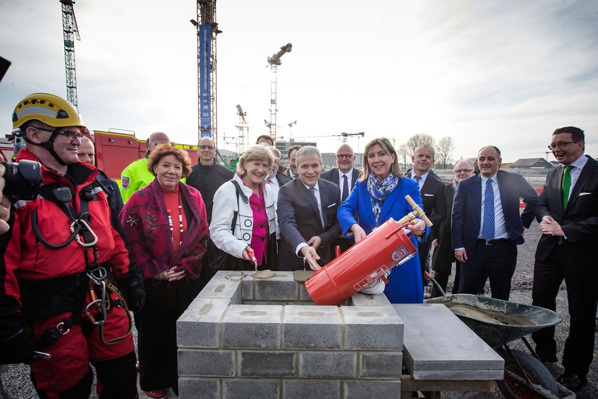 Bei der Grundsteinlegung am Freitag waren Hunderte Menschen zugegen.  