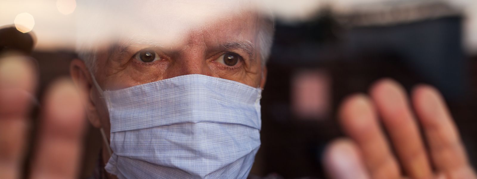 Wer sich mit dem Corona-Virus infiziert hat, muss künftig nur noch zehn Tage in Isolation. Bislang galt eine Frist von zwei Wochen.
