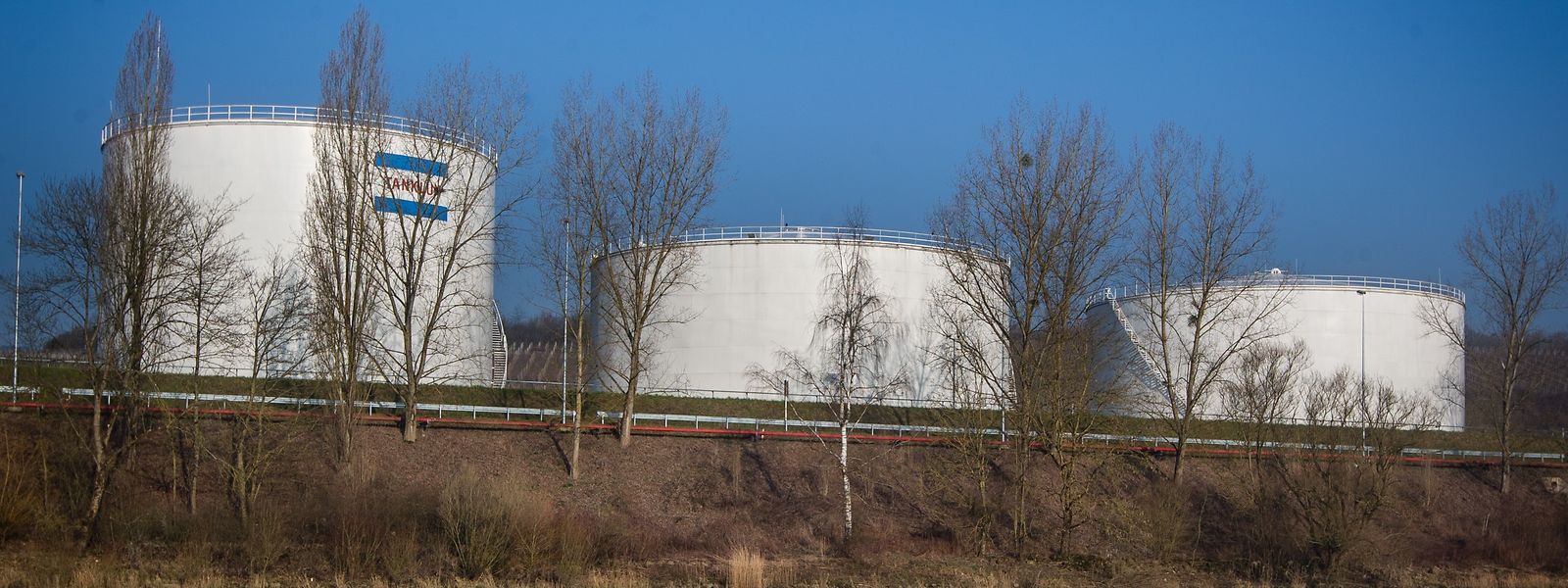 Auf die Speicher im Hafen Mertert entfallen laut Tanklux mehr als 30 Prozent der im Großherzogtum verfügbaren Lagerkapazität von insgesamt 200.000 Kubikmeter für Mineralöl. EU-weit kommen 30 Prozent des Rohöls und 15 Prozent der von der EU gekauften Ölprodukte aus Russland.