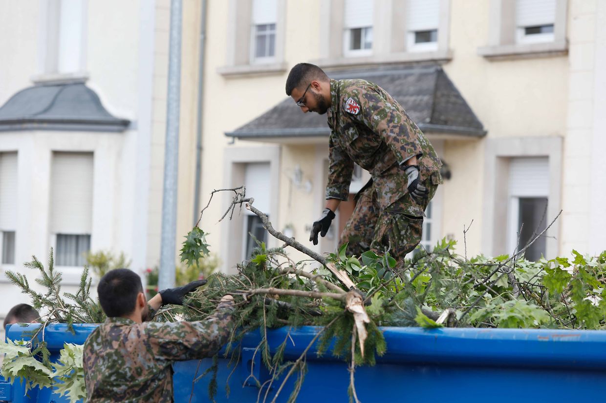 Lokales, online, Bascharage,  ,Tornado, Sturm, 2. Tag, Helfer, Aufräumarbeiten,   Foto: Anouk Antony/Luxemburger Wort