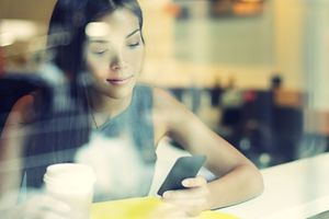 L'anxiété et la dépression touche les personnes qui se servent de leur smartphone pour éviter de faire face à la réalité parfois désagréable. 