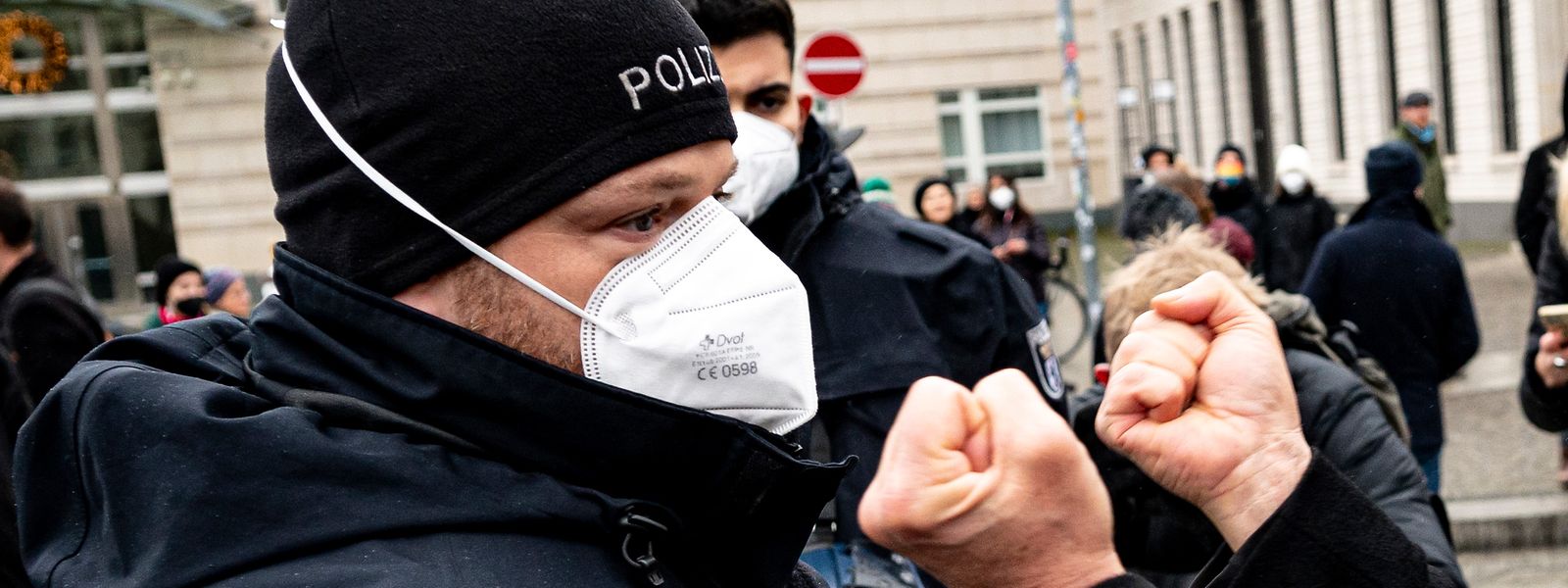 Die Gewalt gegen Polizistinnen und Polizisten in Deutschland nimmt zu.