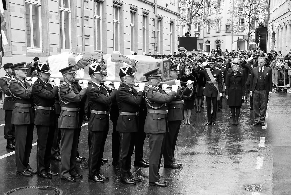 Lokales, Online, Kathedrale, Staatsbegräbnis Großherzog Jean, funérailles Grand-Duc Jean, Eingang Kathedrale,