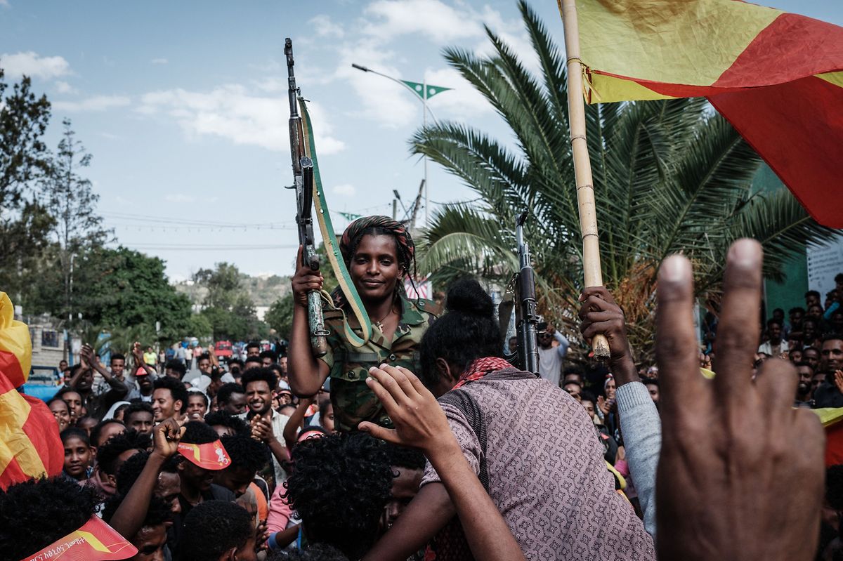 Rebellen der Volksbefreiungsfront in Tigray (TPLF) bei ihrer triumphalen Rückkehr in die Regionalhauptstadt Mekelle. 