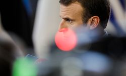 29.06.2018, Belgien, Brüssel: Emmanuel Macron, Präsident von Frankreich, nimmt am zweiten Tag des EU-Gipfels teil. Die EU-Staaten haben sich bei ihrem Gipfel in Brüssel darauf geeinigt, in der EU geschlossene Aufnahmelager für gerettete Bootsflüchtlinge einzurichten. Diese sollen in Ländern entstehen, die sich freiwillig dazu bereiterklären. Aus den Lagern heraus sollen die Menschen wiederum auf Staaten verteilt werden, die freiwillig mitmachen. Welche das sein könnten, blieb zunächst unklar. Foto: Thierry Roge/BELGA/dpa +++ dpa-Bildfunk +++