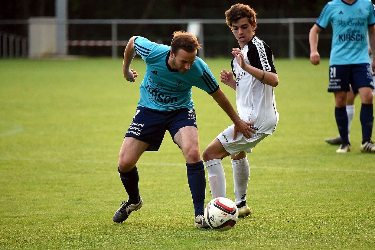 Äischdall (D1) - Merl (D2) 2-5. Ken Stockreise (Äischdall)et Eleandro Giannetto (Merl).