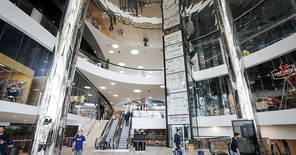 Luxembourg shoppers stop spending as confidence cools