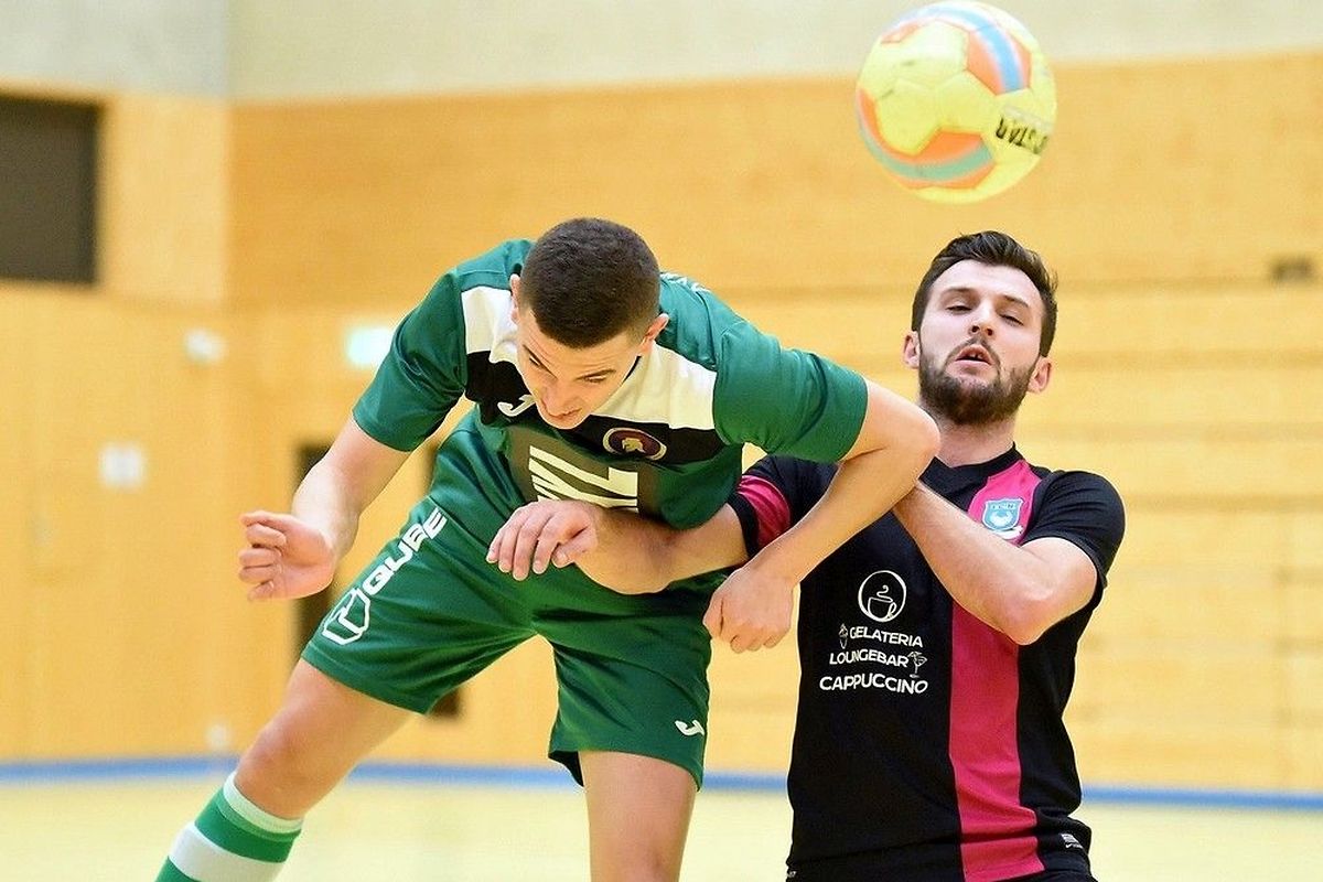 Achraf Abou Er Raja (en vert) et le Sparta Dudelange ont émergé de justesse face au FC Nordstad de Daniel Pereira