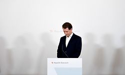 ARCHIV - 17.06.2021, Österreich, Wien: Österreichs Bundeskanzler Sebastian Kurz  spricht im Rahmen einer Pressekonferenz zu weiteren Öffnungsschritten in der Corona-Pandemie. (Zu dpa "Korruptionsermittler bestätigen Verfahren gegen Österreichs Kanzler") Foto: Roland Schlager/APA/dpa +++ dpa-Bildfunk +++