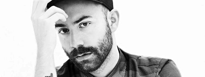 Шляпа как у woodkid. Woodkid текст. Внешний вид музыкант. Woodkid альбомы. Вудкид альбомы.