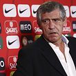 Fernando Santos, selecionador nacional de futebol, fala aos jornalistas durante a confer�ncia de imprensa para divulga��o da lista de convocados como selecionador portugu�s, para o particular frente a Fran�a, a 11 de outubro, e o embate tr�s dias depois com a Dinamarca, de qualifica��o para o Euro2016 de futebol, LIsboa, 03 de outubro de 2014. ANT�NIO COTRIM/LUSA