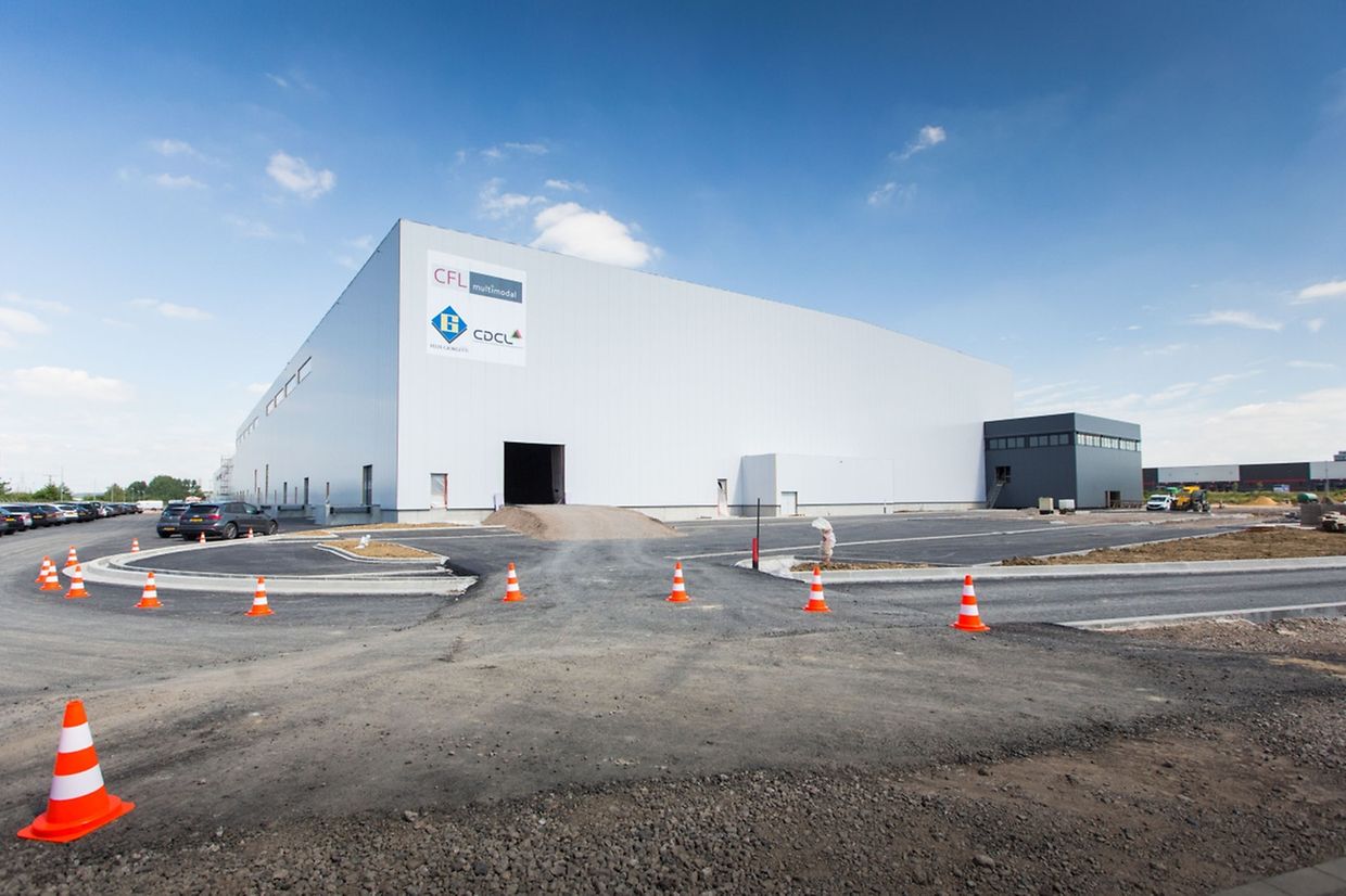 Richtig imposant ist die neue Mehrzwecklagerhalle der CFL Multimodal, die derzeit beim neuen Logistikpark „Eurohub Sud“ entsteht. 