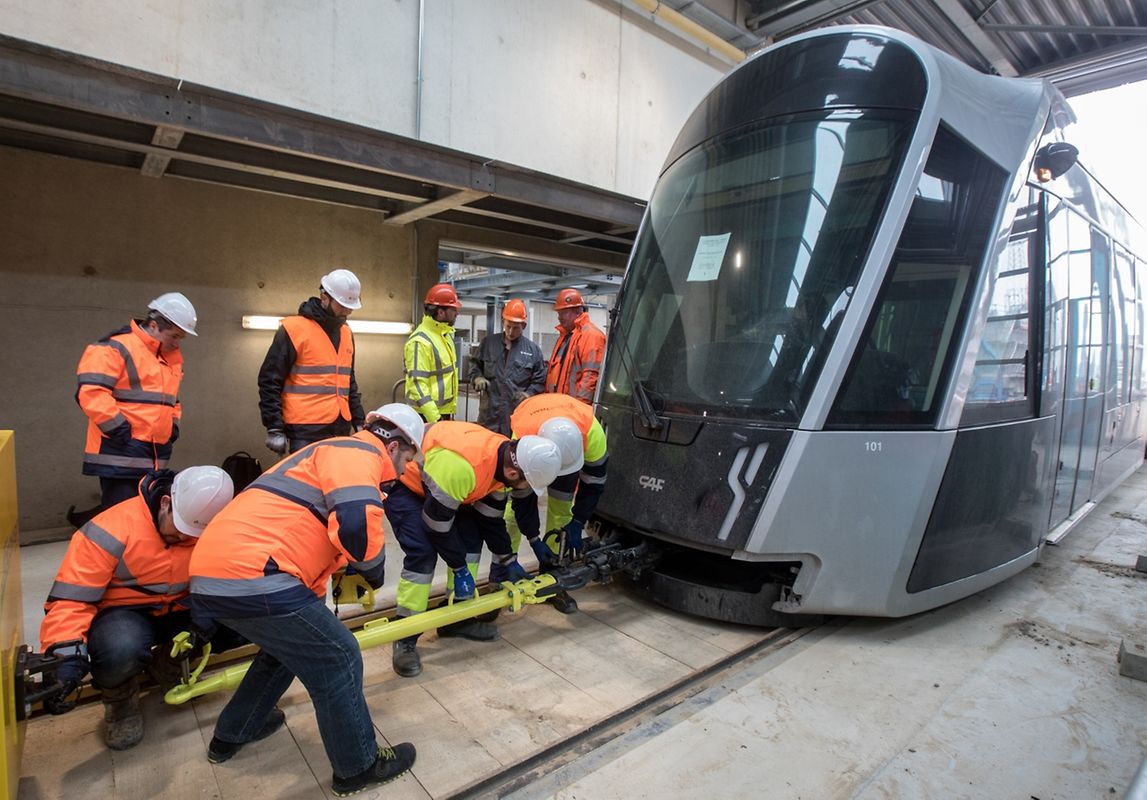 Das Gefährt hat eine lange Reise hinter sich.